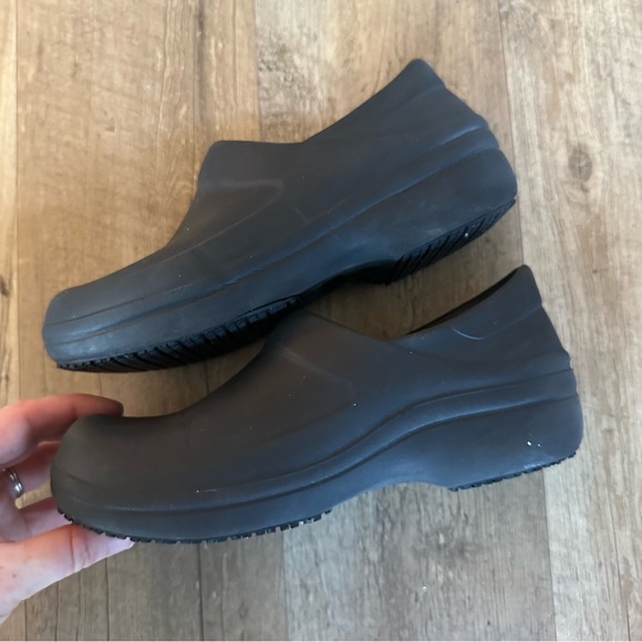 Crocs Neria Pro II Slip Resistant Work Clog - Picture 8 of 10